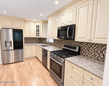 43 Frederick Avenue - Photo Thumbnail 6