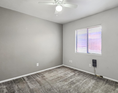 13344 W Desert Lane - Photo Thumbnail 14