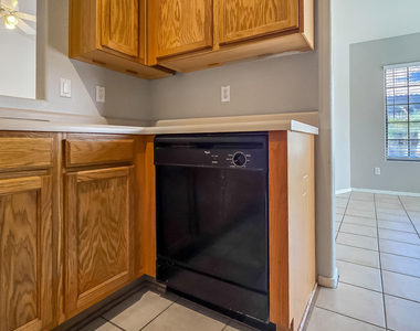 13344 W Desert Lane - Photo Thumbnail 5