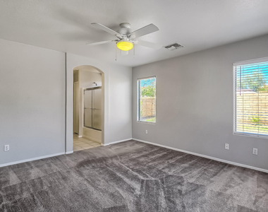 13344 W Desert Lane - Photo Thumbnail 8