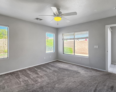 13344 W Desert Lane - Photo Thumbnail 9