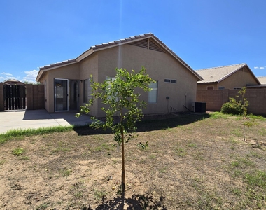 13344 W Desert Lane - Photo Thumbnail 22