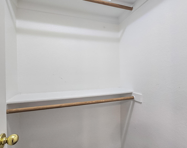 13344 W Desert Lane - Photo Thumbnail 12