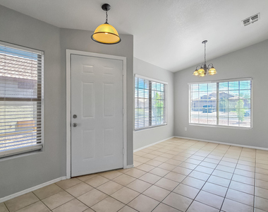 13344 W Desert Lane - Photo Thumbnail 2