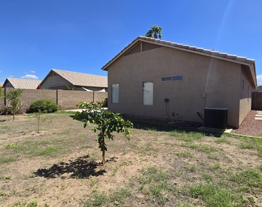 13344 W Desert Lane - Photo Thumbnail 24