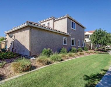 2152 W Monte Cristo Avenue - Photo Thumbnail 17