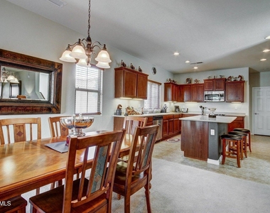 2152 W Monte Cristo Avenue - Photo Thumbnail 10