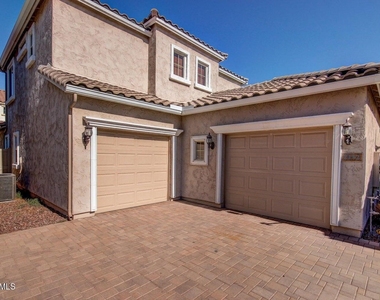 2152 W Monte Cristo Avenue - Photo Thumbnail 14