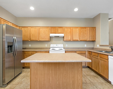 12523 W Estero Lane - Photo Thumbnail 6