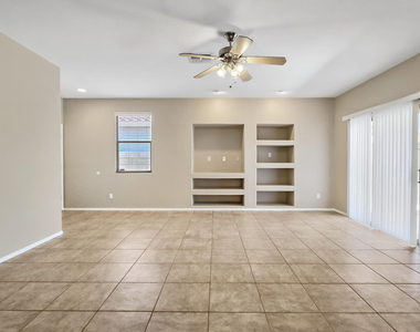 12523 W Estero Lane - Photo Thumbnail 5