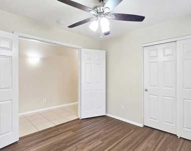 632 S 152nd Lane - Photo Thumbnail 12