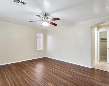 632 S 152nd Lane - Photo Thumbnail 14