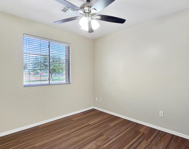 632 S 152nd Lane - Photo Thumbnail 17