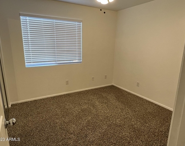 11366 W Buchanan Street - Photo Thumbnail 25