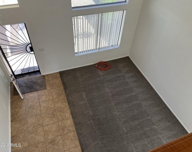 11366 W Buchanan Street - Photo Thumbnail 8