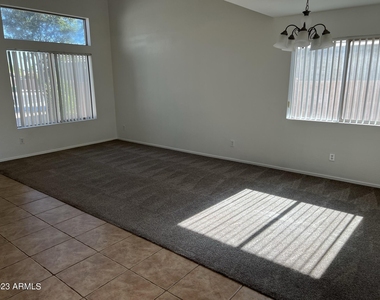 11366 W Buchanan Street - Photo Thumbnail 4
