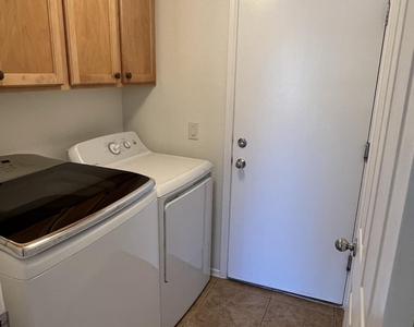 11366 W Buchanan Street - Photo Thumbnail 16