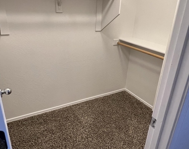 11366 W Buchanan Street - Photo Thumbnail 30
