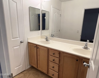 11366 W Buchanan Street - Photo Thumbnail 28