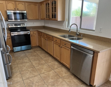 11366 W Buchanan Street - Photo Thumbnail 1
