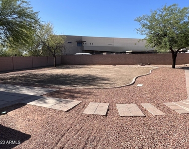 11366 W Buchanan Street - Photo Thumbnail 31