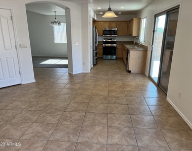 11366 W Buchanan Street - Photo Thumbnail 2
