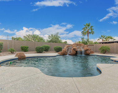 31748 N Blackfoot Drive - Photo Thumbnail 12