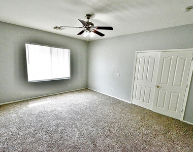 3106 E Andre Avenue - Photo Thumbnail 7