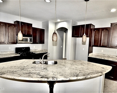 3106 E Andre Avenue - Photo Thumbnail 9