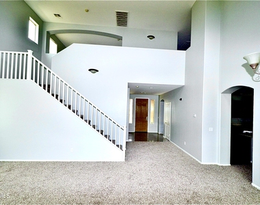 3106 E Andre Avenue - Photo Thumbnail 2