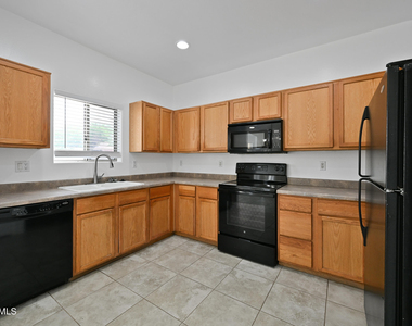 605 W Latona Road - Photo Thumbnail 9