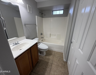 2402 E 5th Street - Photo Thumbnail 11