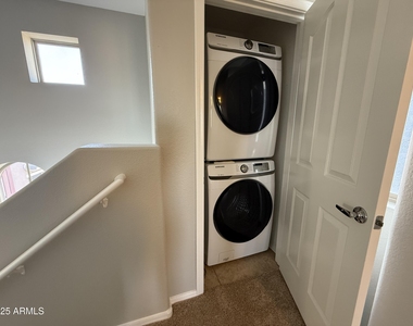 2402 E 5th Street - Photo Thumbnail 8