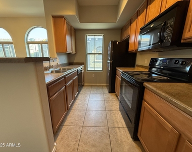 2402 E 5th Street - Photo Thumbnail 6