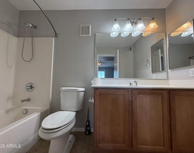 2402 E 5th Street - Photo Thumbnail 14