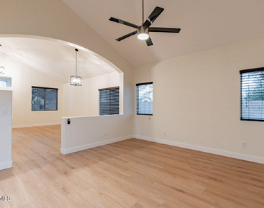 701 W Gibson Avenue - Photo Thumbnail 4
