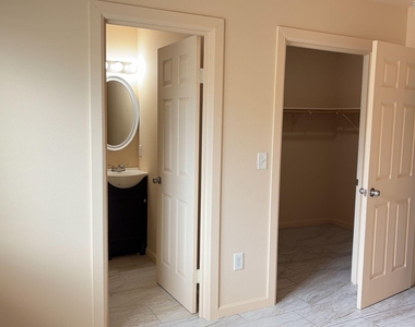 6714 N 54th Avenue - Photo Thumbnail 10