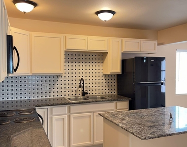 6714 N 54th Avenue - Photo Thumbnail 3