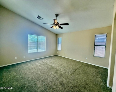 9323 W Harmony Lane - Photo Thumbnail 5