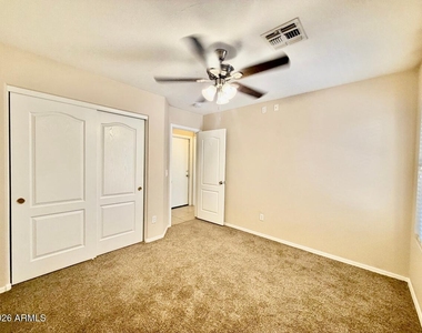 9323 W Harmony Lane - Photo Thumbnail 15