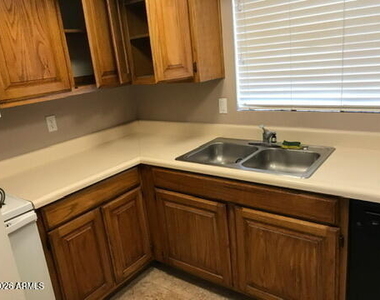15402 N 28th Street - Photo Thumbnail 9