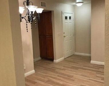 15402 N 28th Street - Photo Thumbnail 3