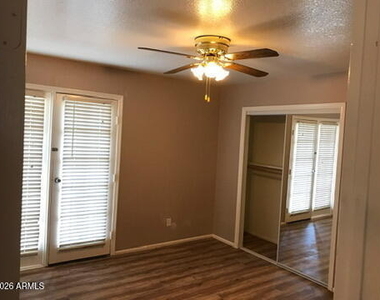 15402 N 28th Street - Photo Thumbnail 14