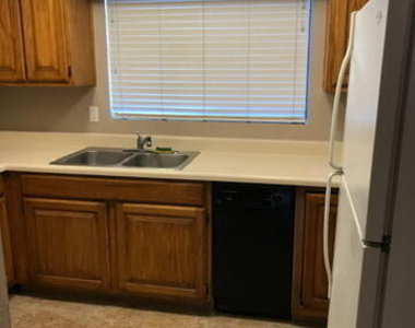 15402 N 28th Street - Photo Thumbnail 12