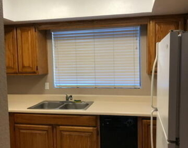 15402 N 28th Street - Photo Thumbnail 8