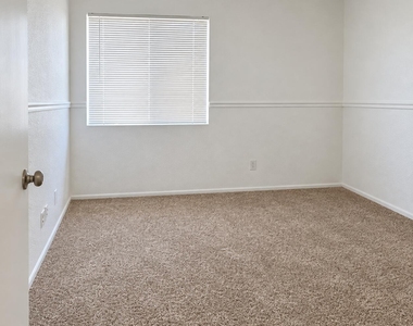 815 W Bluefield Avenue - Photo Thumbnail 18