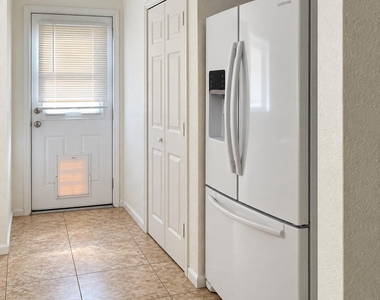 815 W Bluefield Avenue - Photo Thumbnail 10