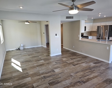 16443 S 34th Way - Photo Thumbnail 16
