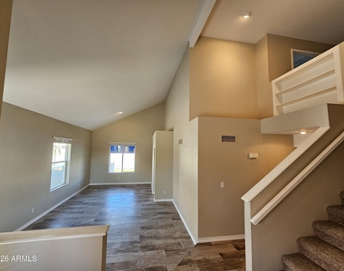 16443 S 34th Way - Photo Thumbnail 5