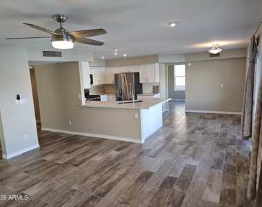 16443 S 34th Way - Photo Thumbnail 15